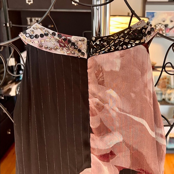 Flowing gown, lightweight with tags never worn - Picture 4 of 5